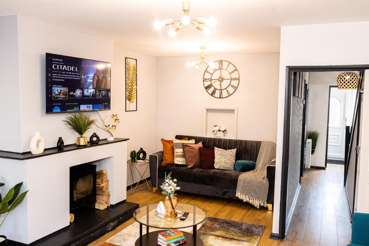 Td Stourb Dudley - Luxurious 3 Bedroom House - Sleeps 7 - Dy1 - Long And Short Stay Brierley Hill Exteriör bild