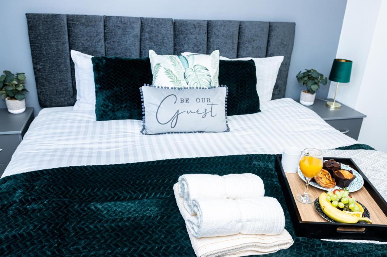 Td Stourb Dudley - Luxurious 3 Bedroom House - Sleeps 7 - Dy1 - Long And Short Stay Brierley Hill Exteriör bild